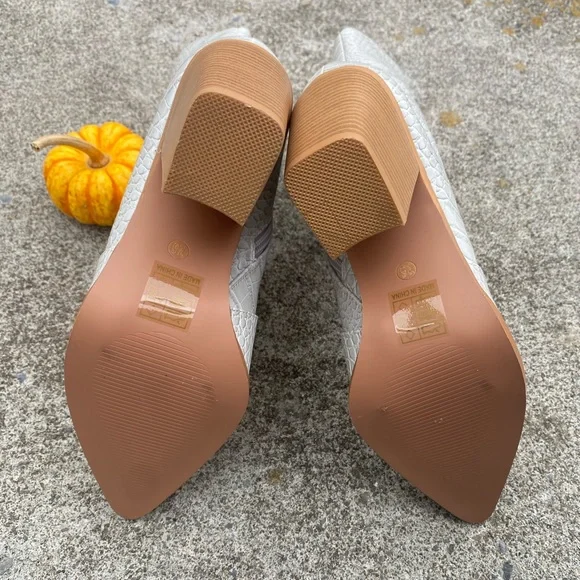 Lulus Elenora light bone grey faux snake skin western boots - Picture 6 of 8